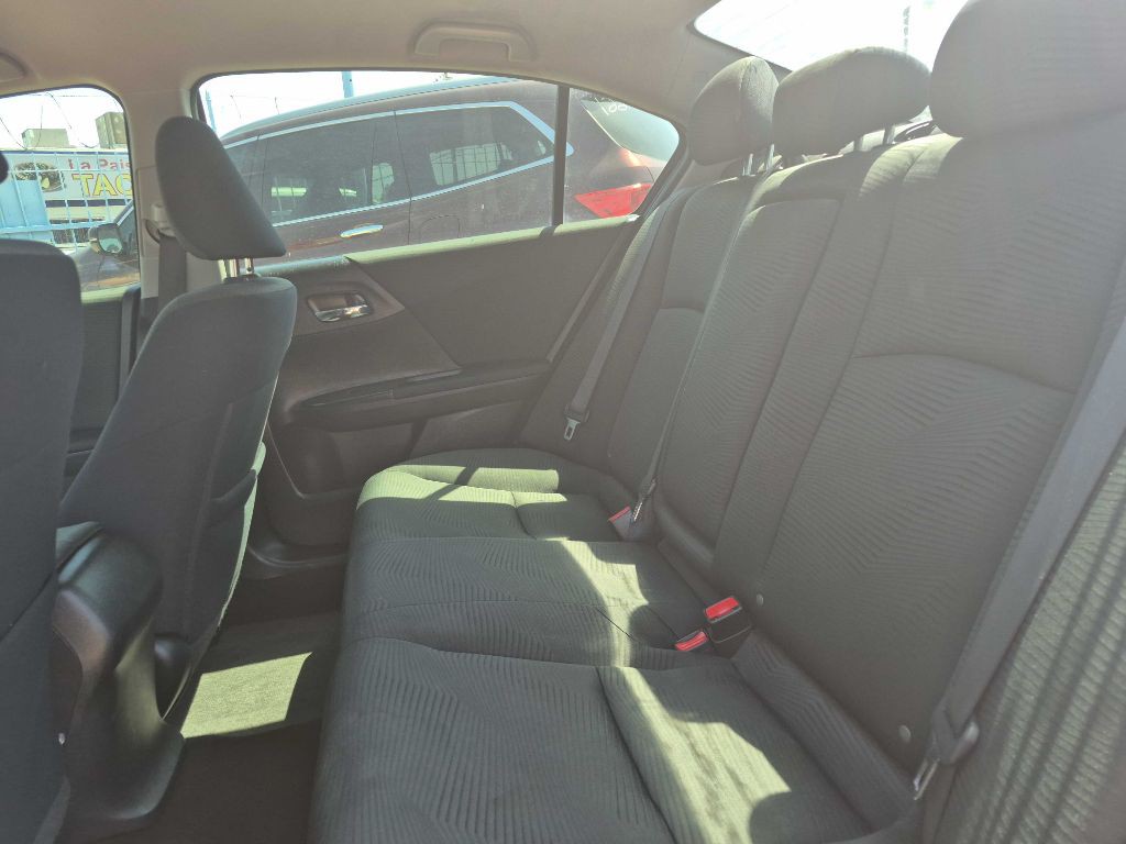 2017 Honda Accord Image 7