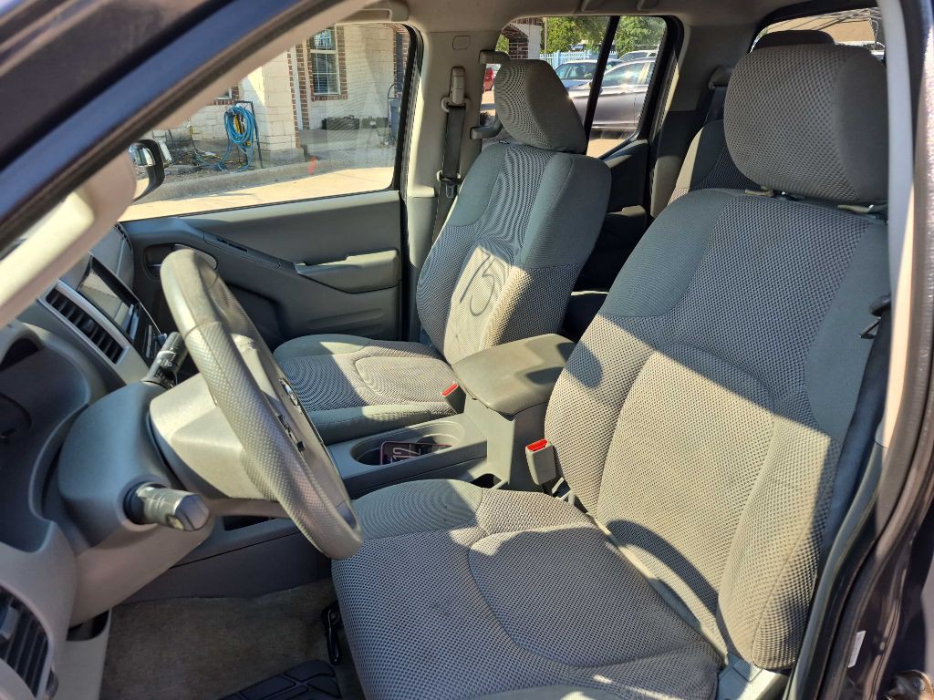 2015 Nissan Frontier Image 11