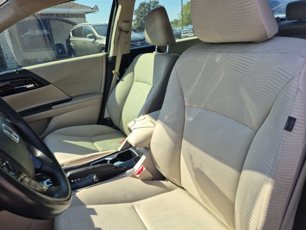 2016 Honda Accord Image 11
