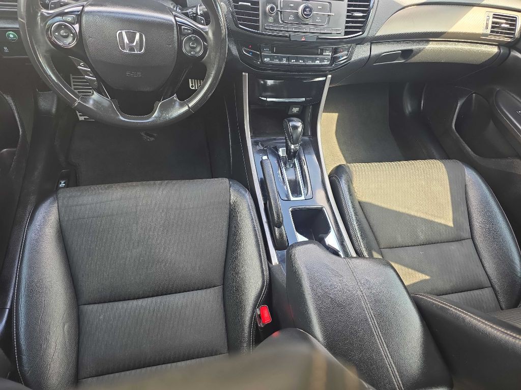 2017 Honda Accord Image 11