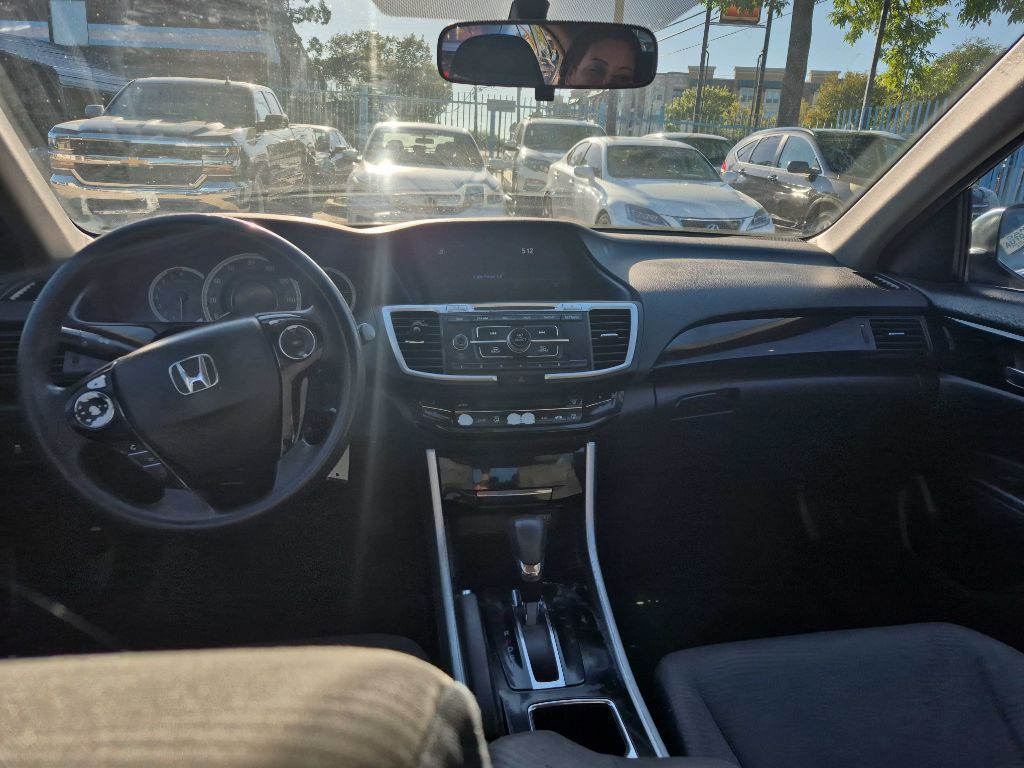 2016 Honda Accord Image 11