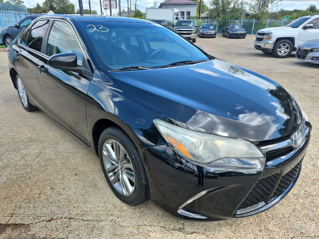 2017 Toyota Camry Image 2