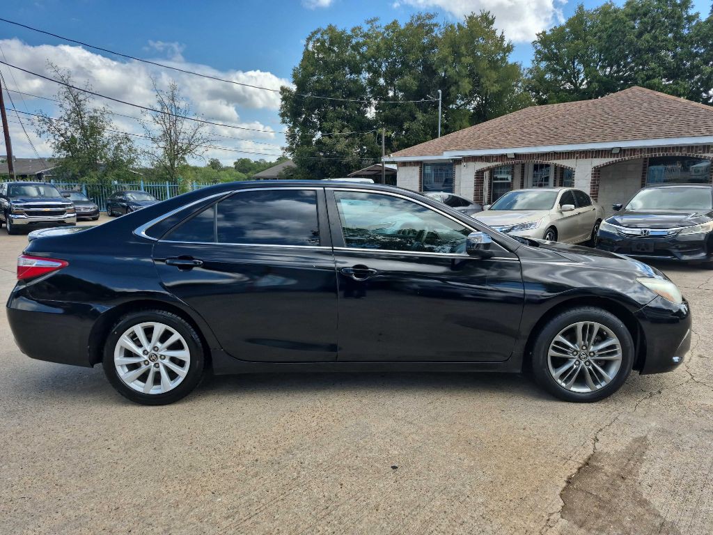 2017 Toyota Camry Image 3