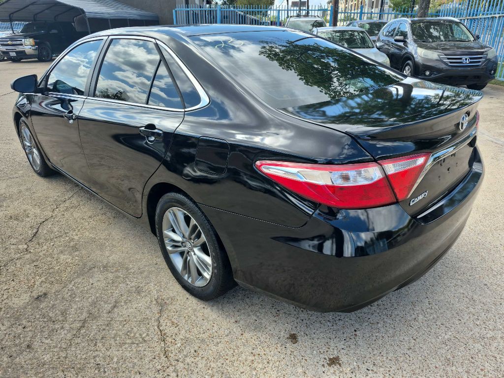 2017 Toyota Camry Image 6