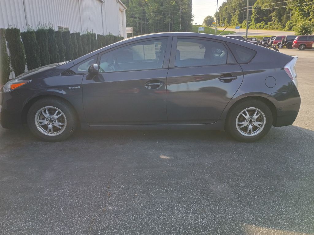 2010 Toyota Prius Image 2