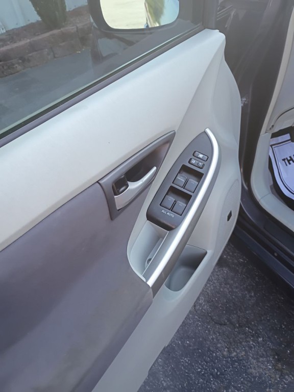 2010 Toyota Prius Image 10