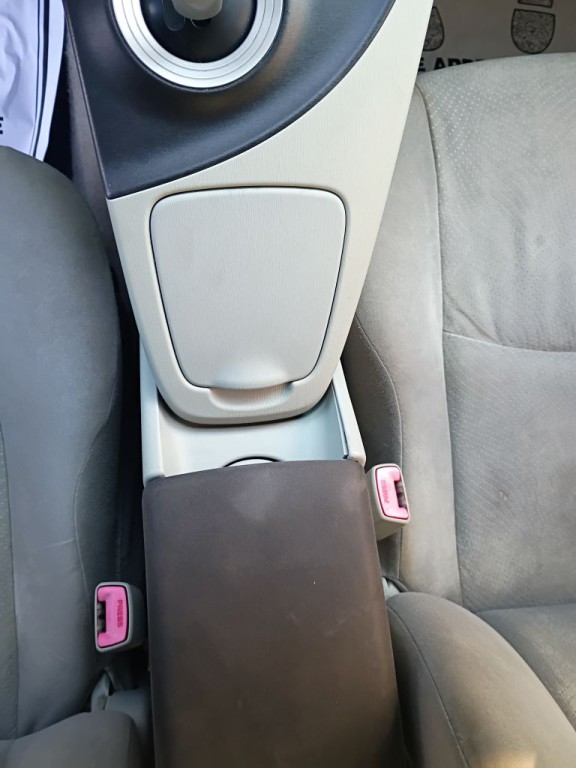 2010 Toyota Prius Image 14