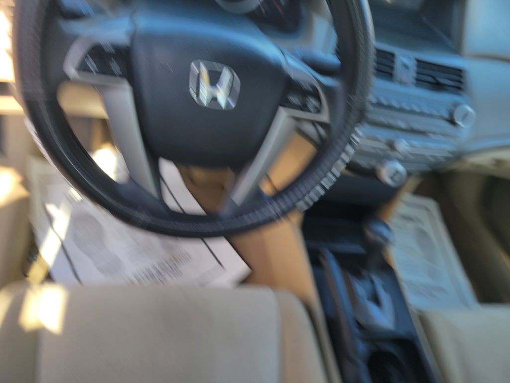 2010 Honda Accord Image 11