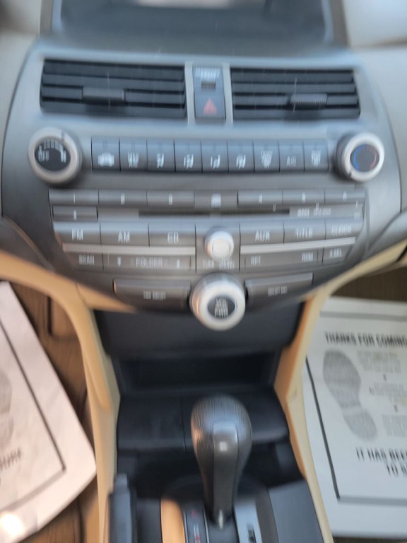 2010 Honda Accord Image 13