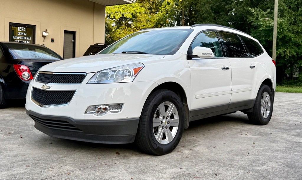 2012 Chevrolet Traverse Image 2