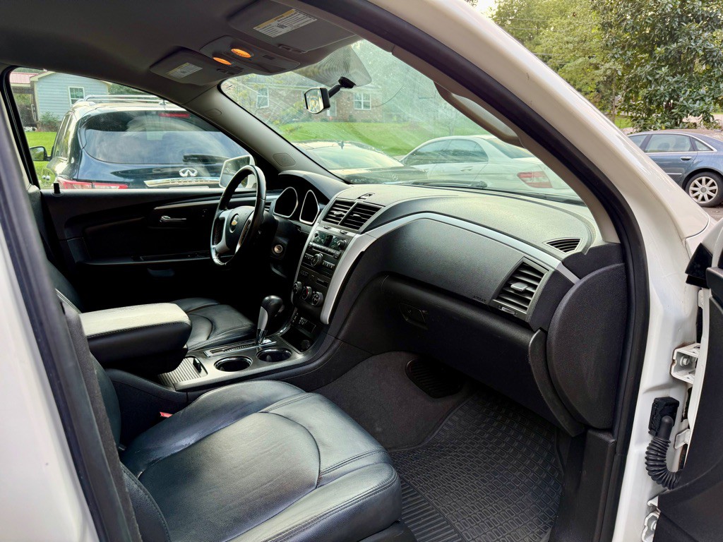 2012 Chevrolet Traverse Image 10