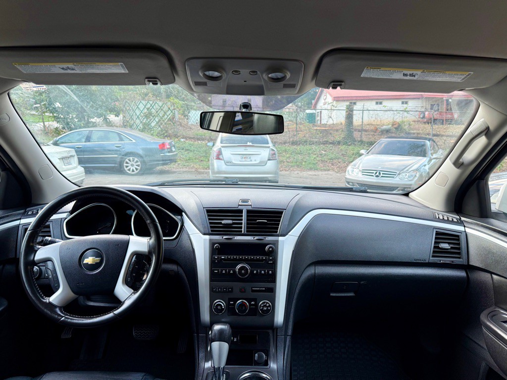 2012 Chevrolet Traverse Image 11