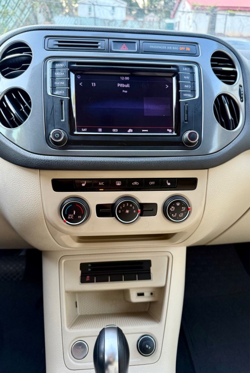 2016 Volkswagen Tiguan Image 14