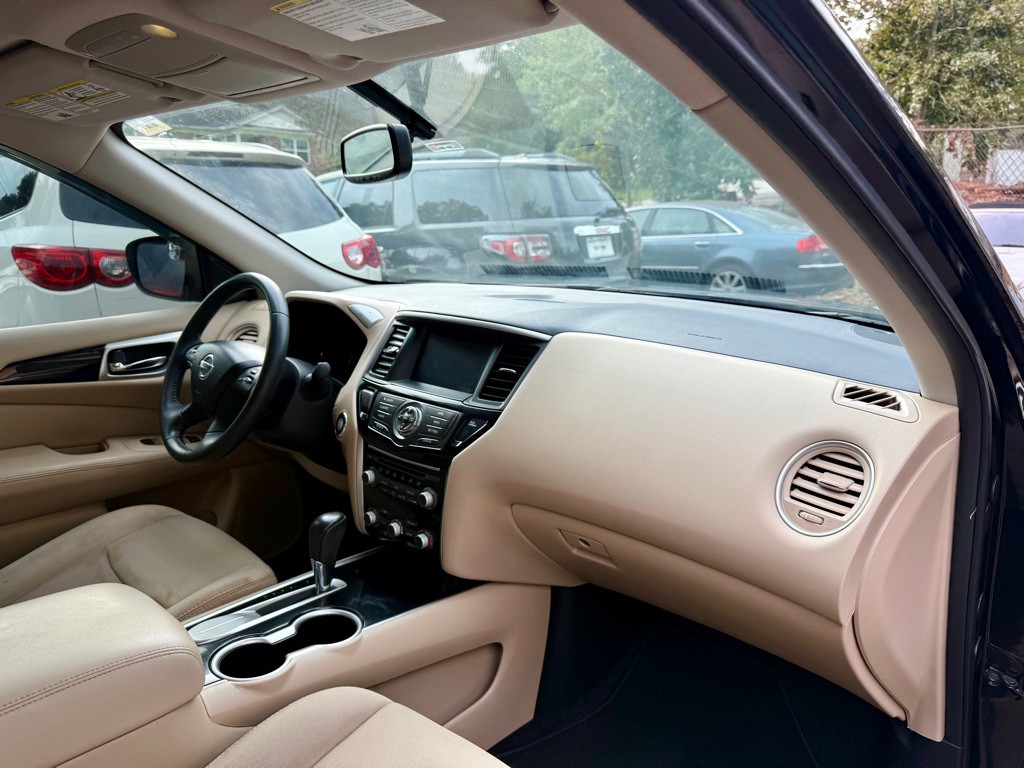 2018 Nissan Pathfinder Image 10
