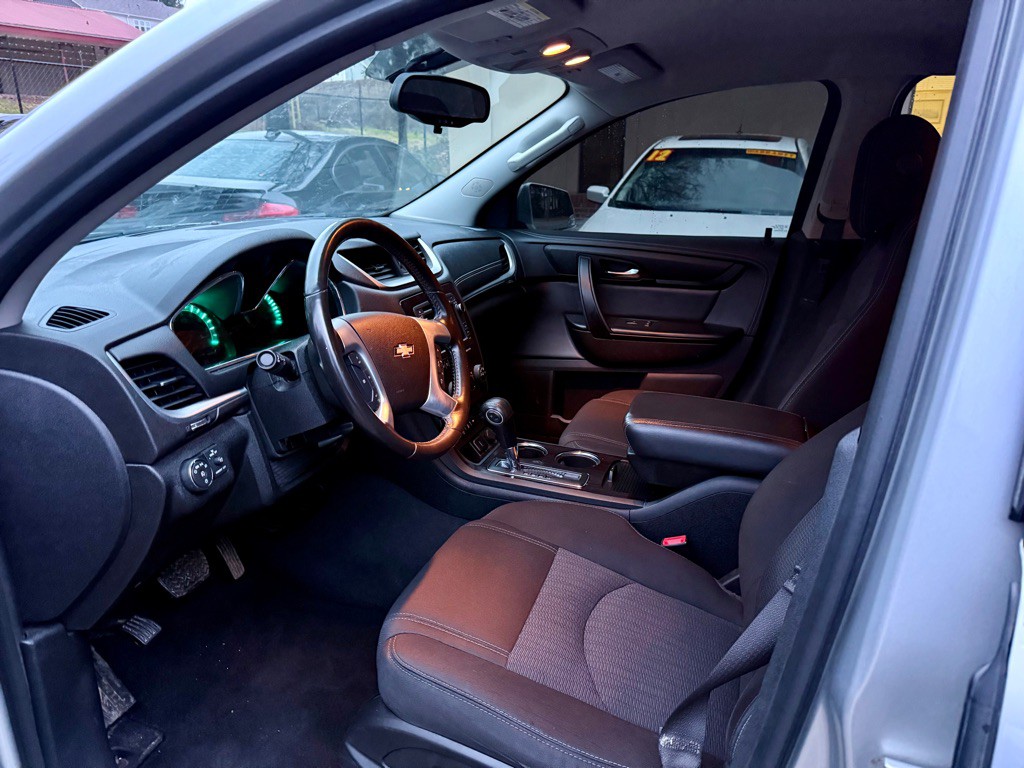 2017 Chevrolet Traverse Image 7