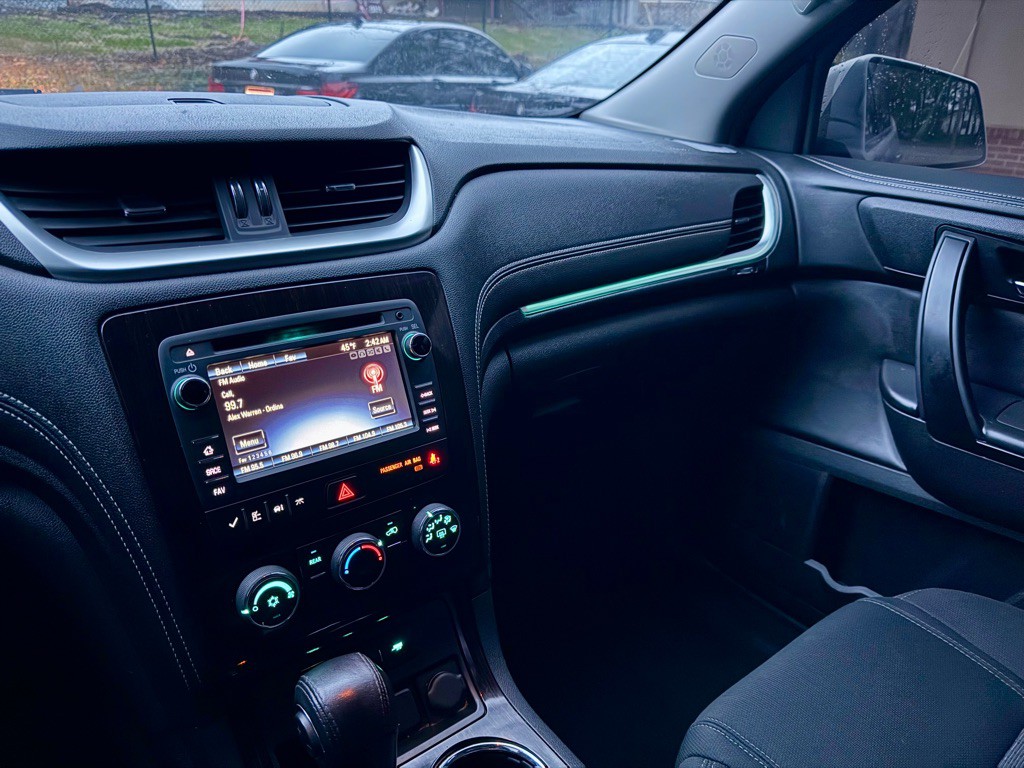 2017 Chevrolet Traverse Image 16