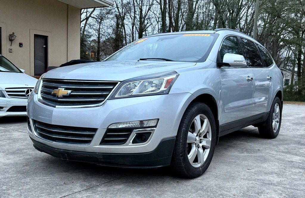 2016 Chevrolet Traverse Image 2