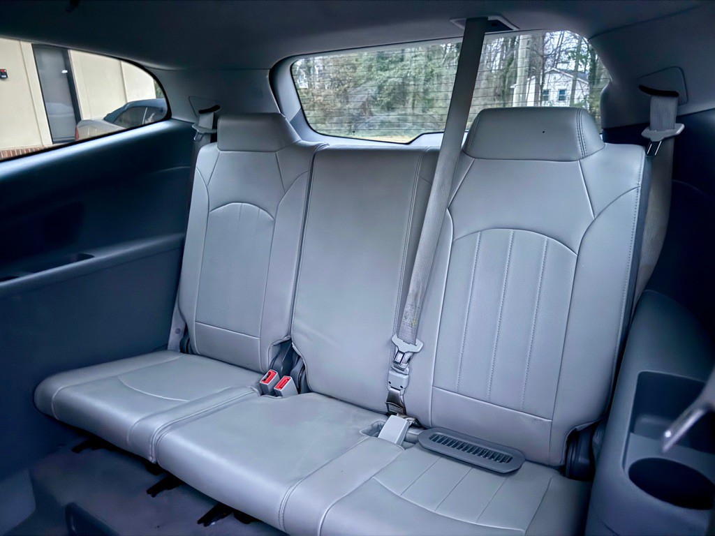 2016 Chevrolet Traverse Image 12