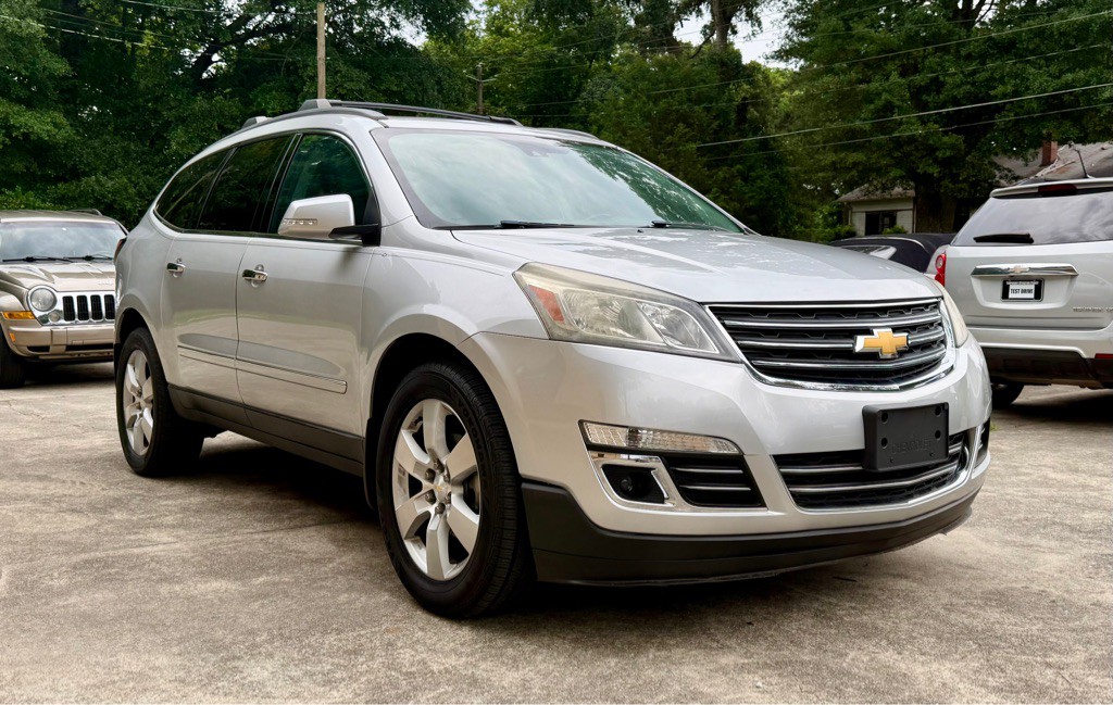 2015 Chevrolet Traverse Image 2