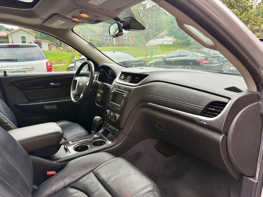 2015 Chevrolet Traverse Image 11
