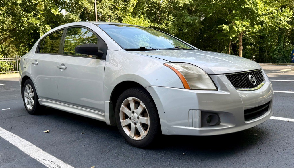 2010 Nissan Sentra Image 2