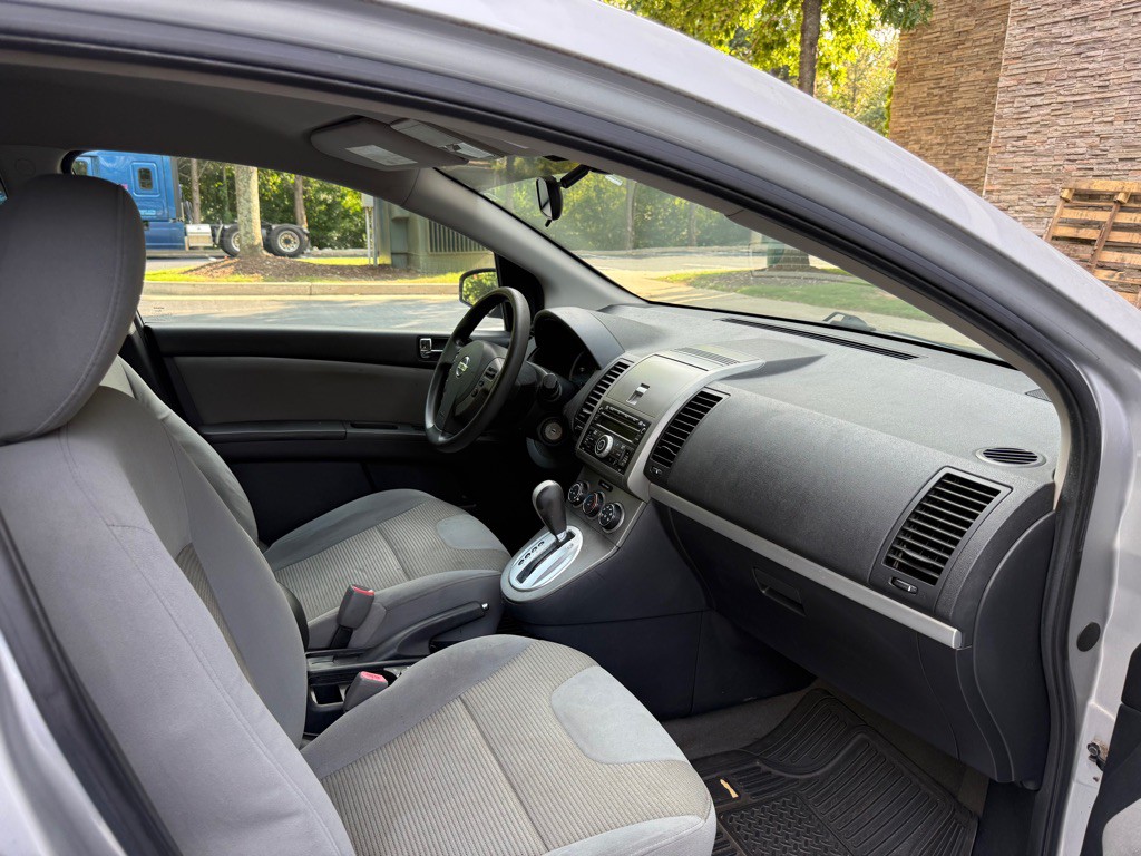 2010 Nissan Sentra Image 6