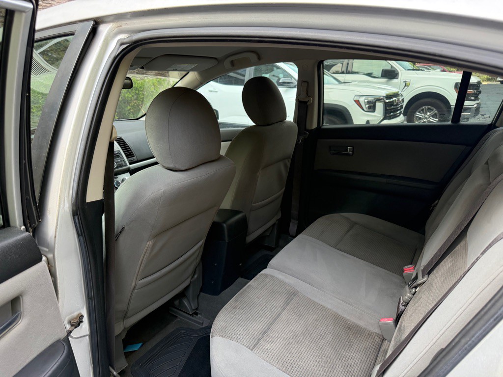 2010 Nissan Sentra Image 8