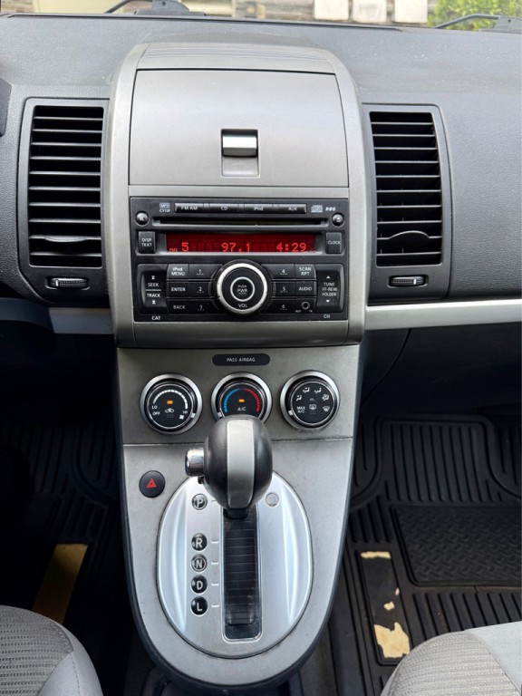 2010 Nissan Sentra Image 12
