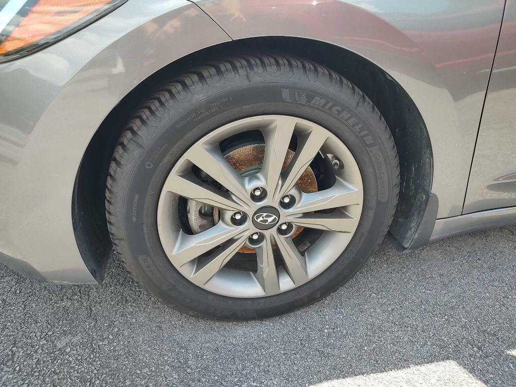 2018 Hyundai Elantra Image 2