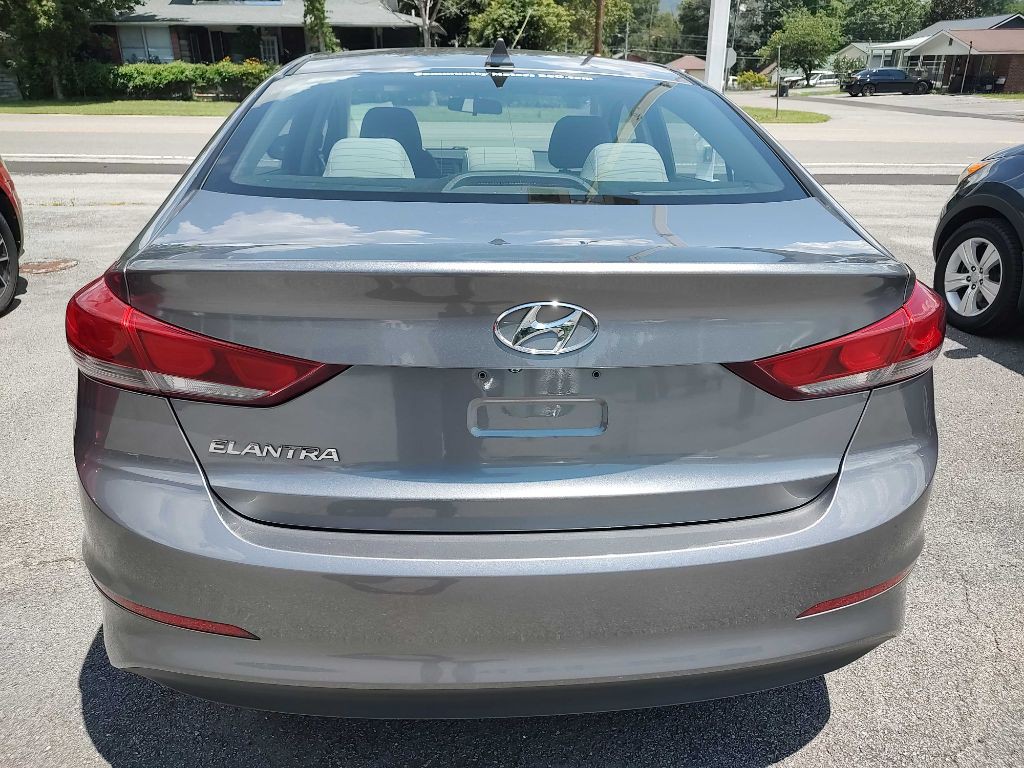 2018 Hyundai Elantra Image 3