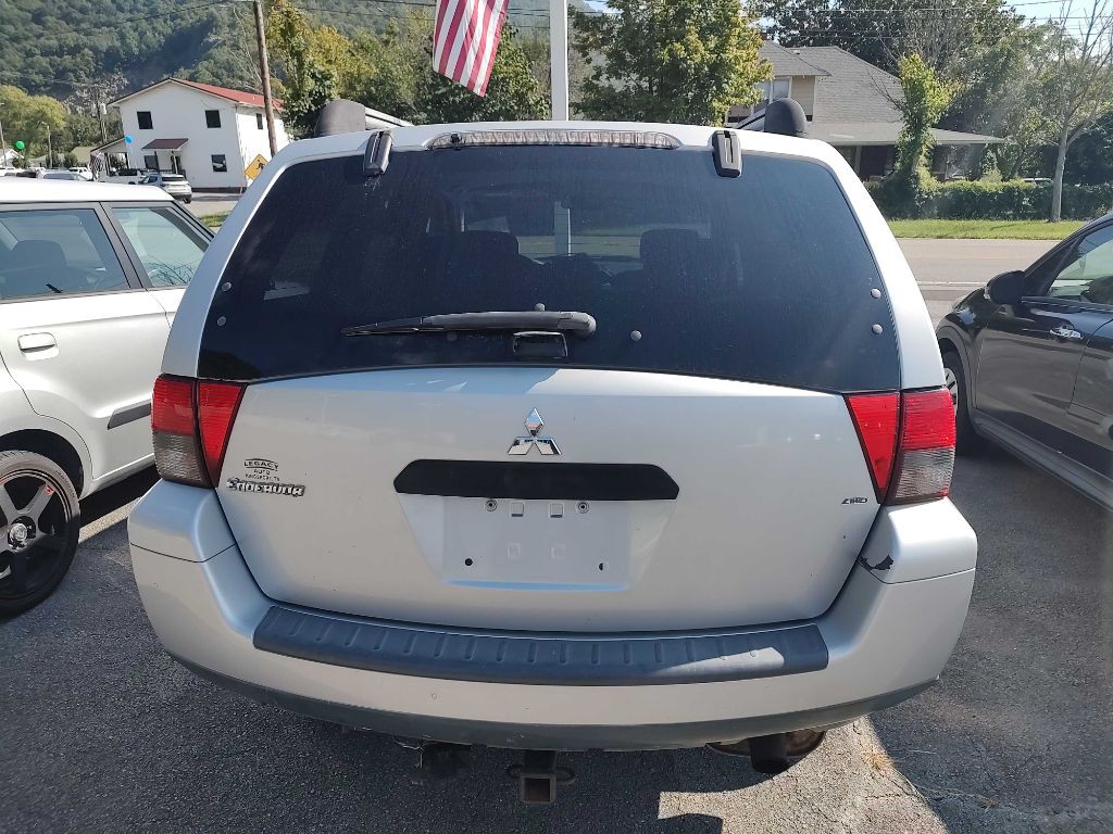 2006 Mitsubishi Endeavor Image 3
