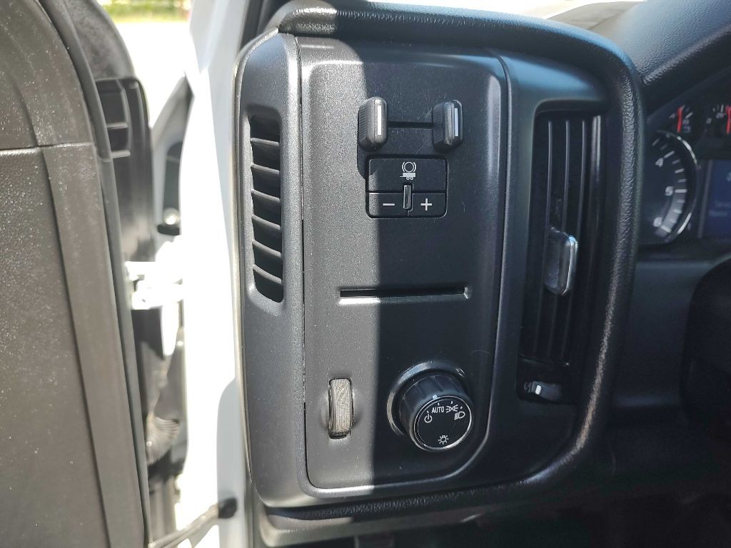 2017 Chevrolet Silverado 1500 Image 11