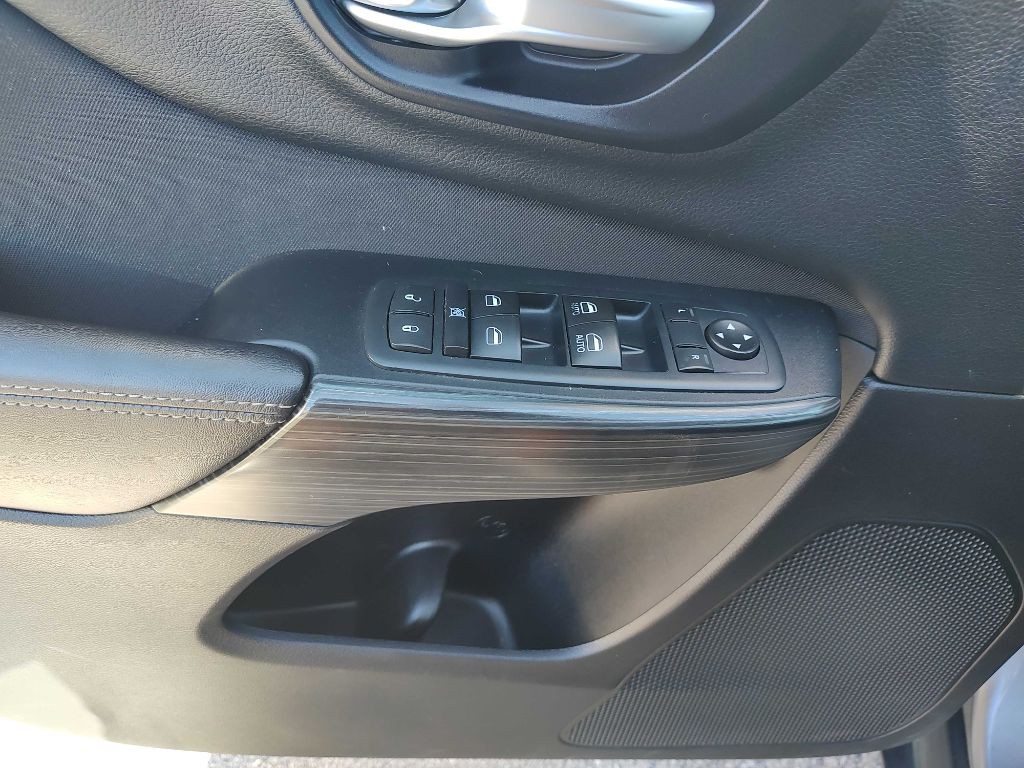 2015 Jeep Cherokee Image 17