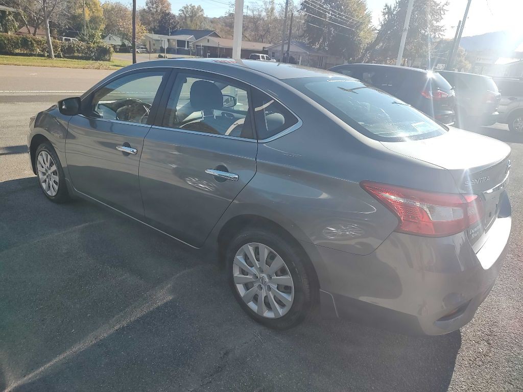 2017 Nissan Sentra Image 1