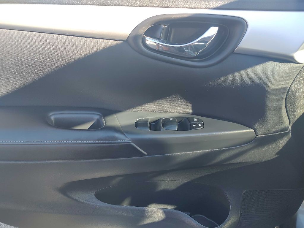 2017 Nissan Sentra Image 15