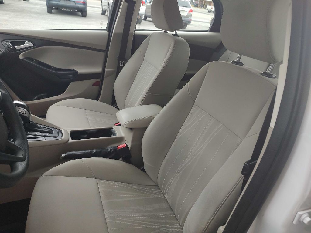 2015 Ford Focus Image 9
