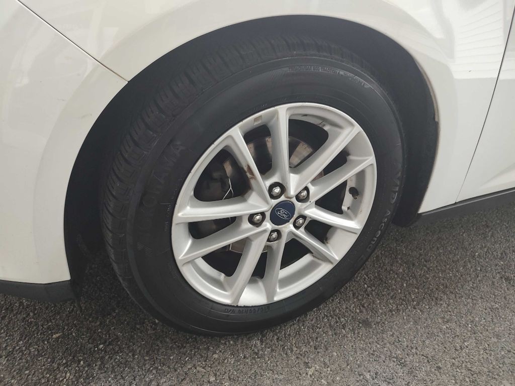 2015 Ford Focus Image 2