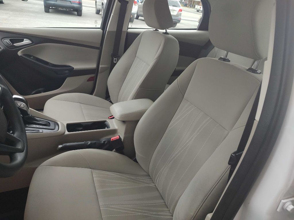 2015 Ford Focus Image 28