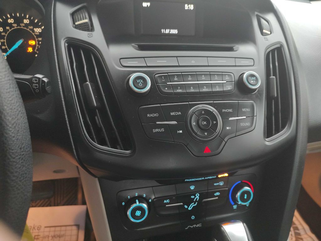 2015 Ford Focus Image 30