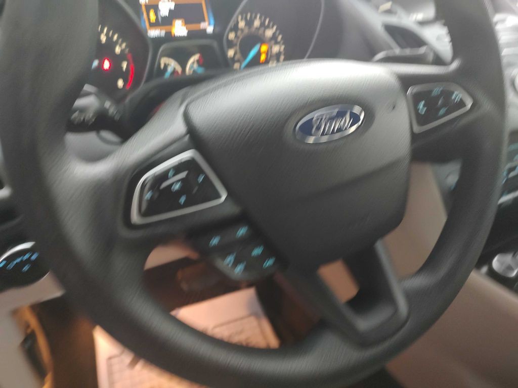 2015 Ford Focus Image 32