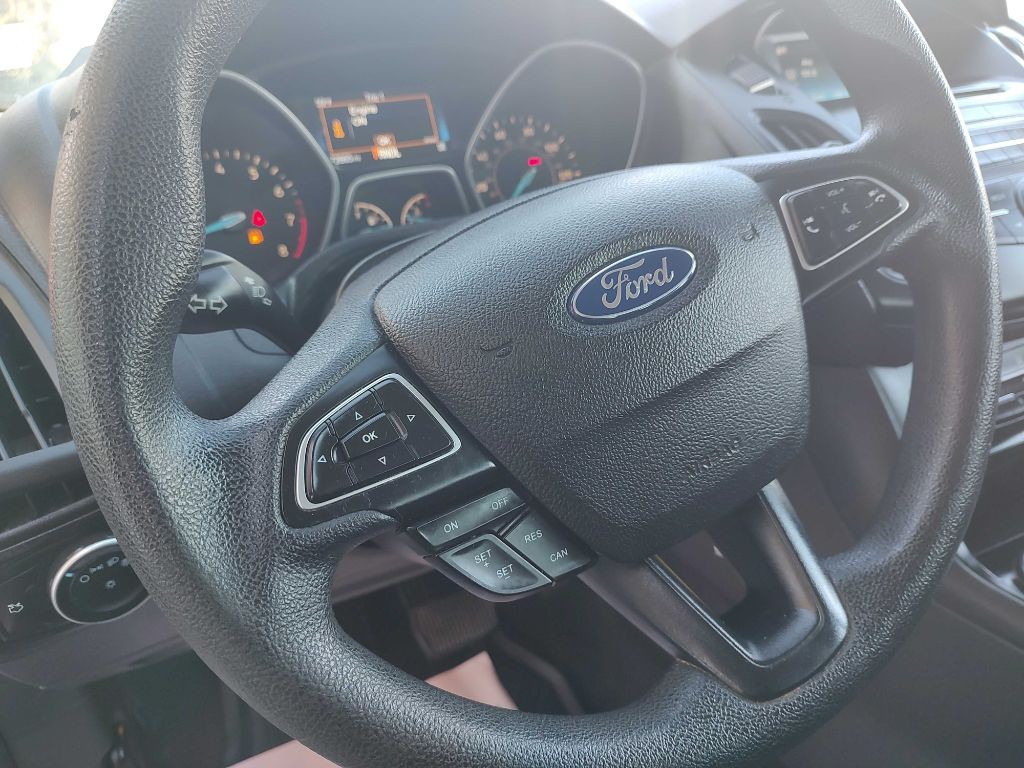 2015 Ford Focus Image 6