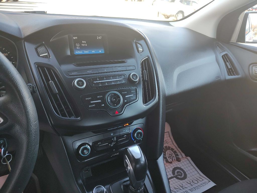 2015 Ford Focus Image 9