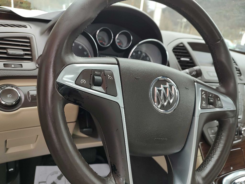 2011 Buick Regal Image 10