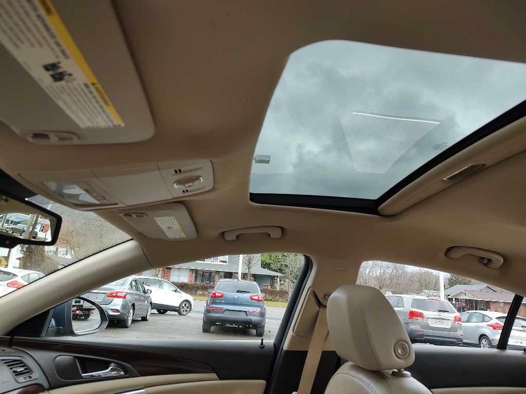 2011 Buick Regal Image 11