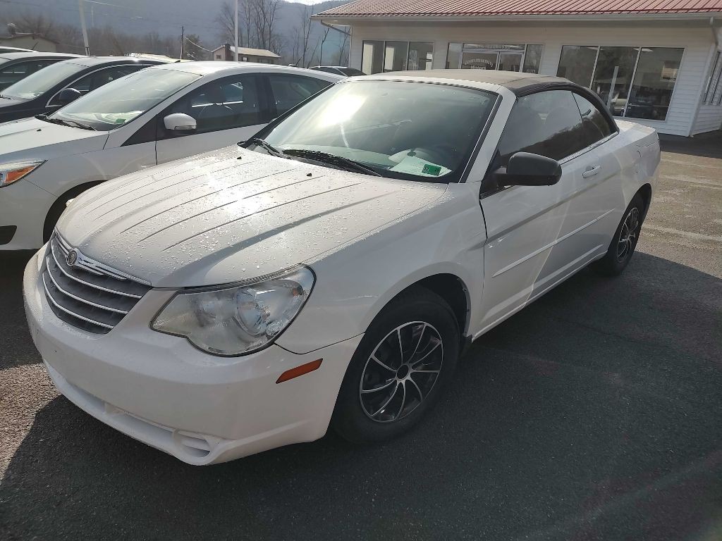 2008 Chrysler Sebring Image 2