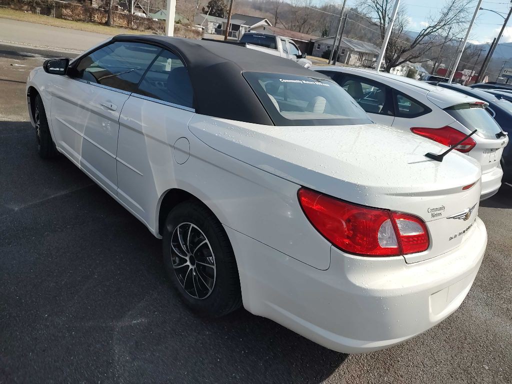 2008 Chrysler Sebring Image 6