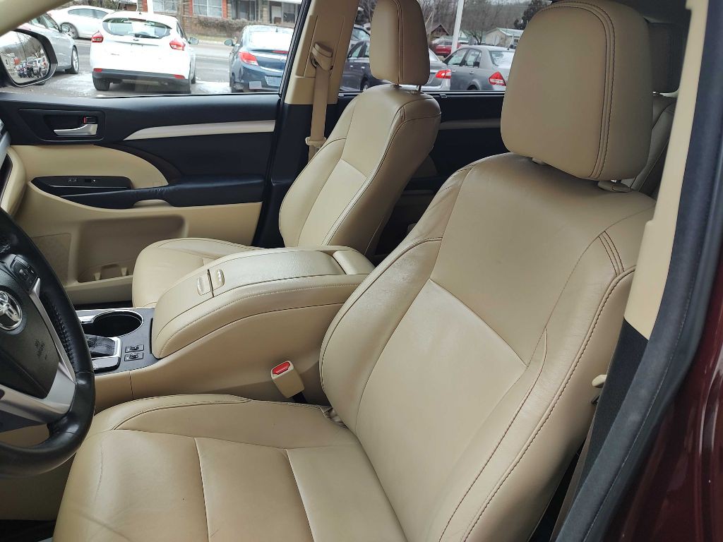 2015 Toyota Highlander Image 8