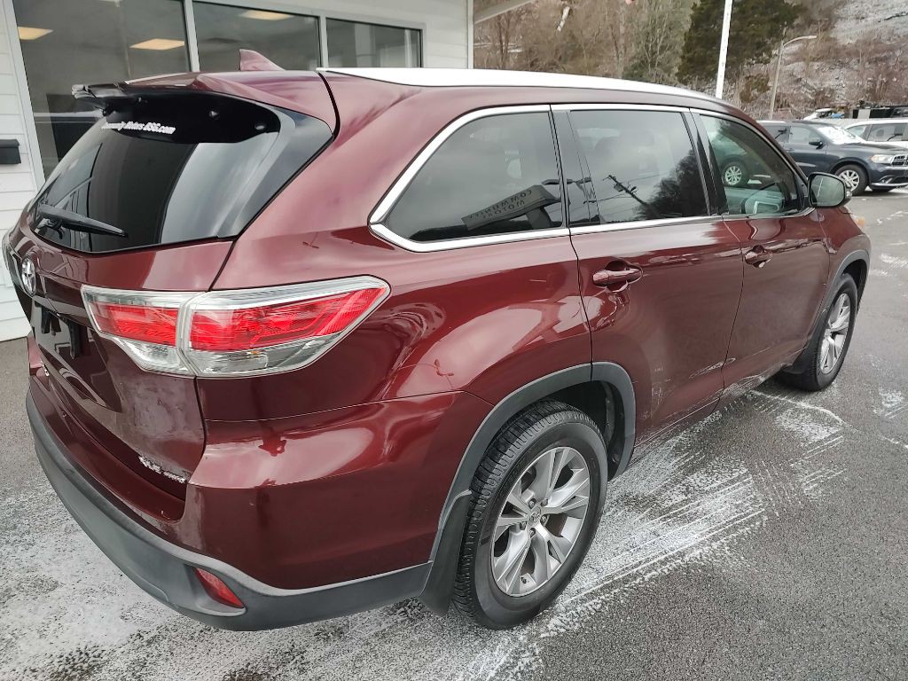 2015 Toyota Highlander Image 19