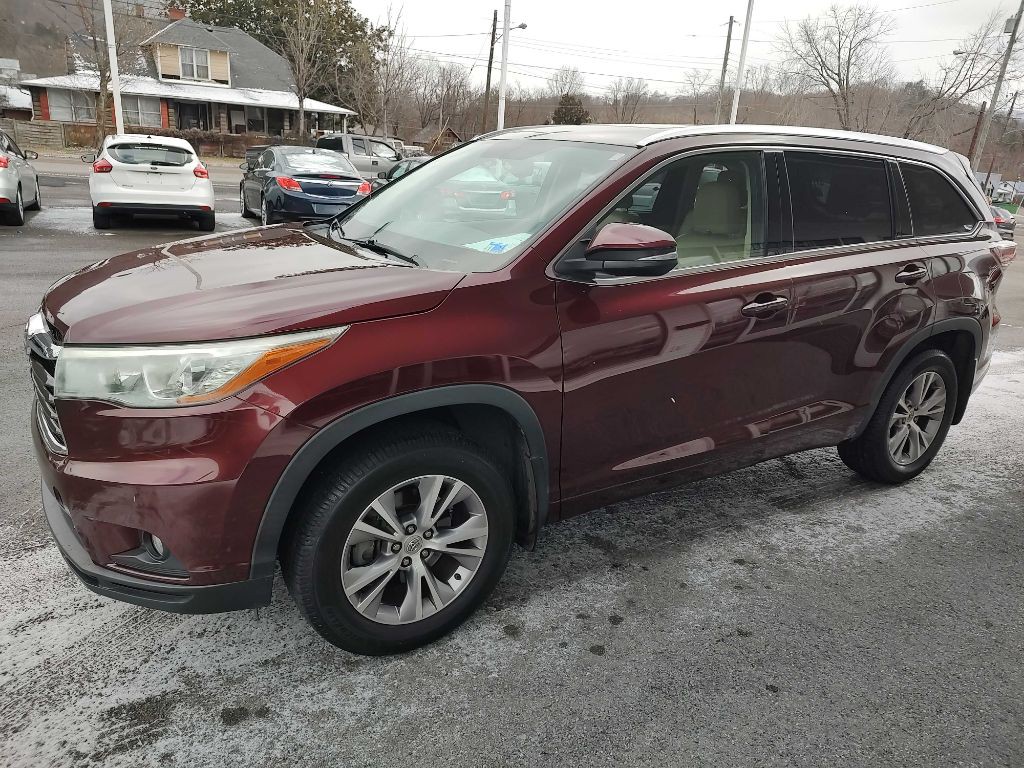 2015 Toyota Highlander Image 2