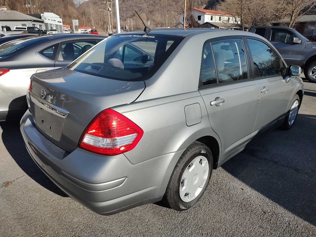 2009 Nissan Versa Image 2